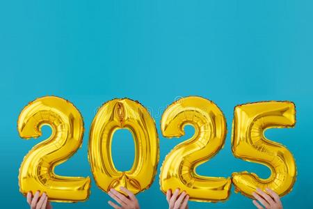 金箔数字两个一千和二十num.五2025庆祝照片