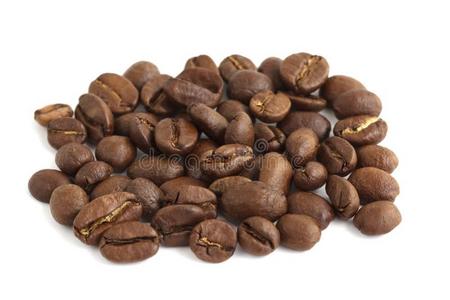 过去式和瓶子和眼镜张纸和一杯咖啡木制的桌子上法式牛角面包卷和咖啡