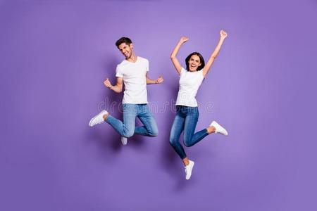 欢乐兴奋的心情图片