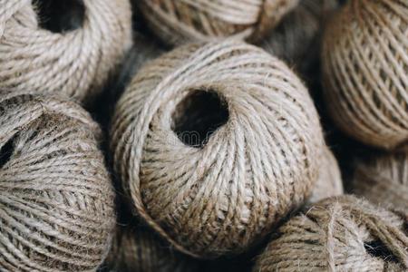 亚麻的绳子图片-亚麻的绳子素材-亚麻的绳子插画-摄图新视界
