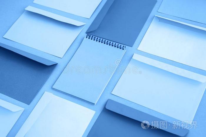 一致包围和笔记簿某种语气的蓝色颜色