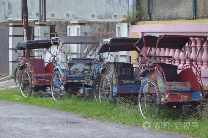 循环黄包车停泊的在面关于路