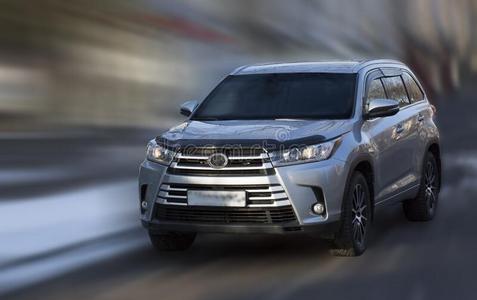 丰田汽车高地的人银汽车.照片