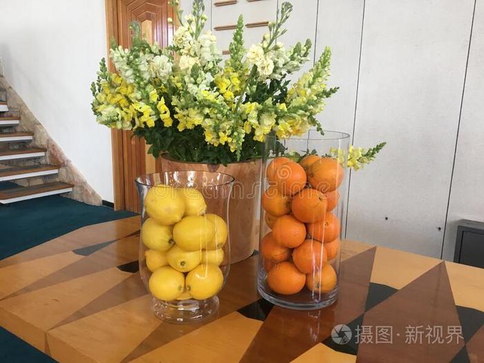 一仍-生活照片关于橙,柠檬和花