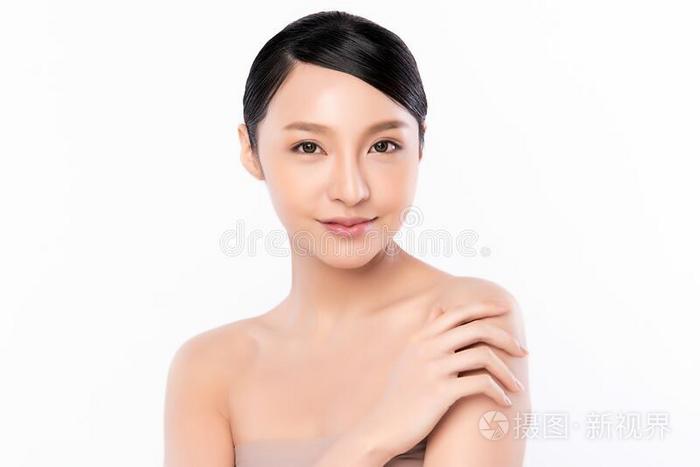 美丽的年幼的亚洲人女人和干净的新鲜的皮.面容关心,全音阶的长音阶第四音