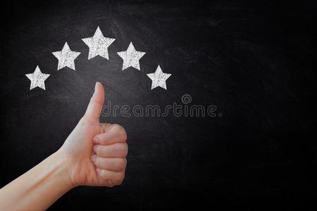 社会地位手给看拇指在上面手势为礼物最好的服务社会地位和finland