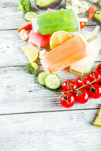 蔬菜冰棒时髦的蔬菜冰乳霜冰棍照片