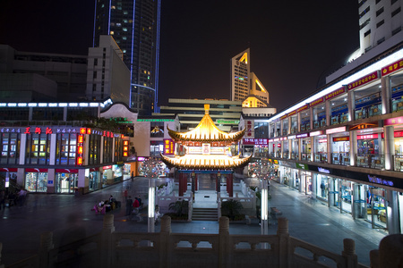 无锡商业街夜景照片