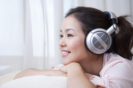中国人听音乐图片