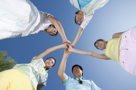 握手中国人图片