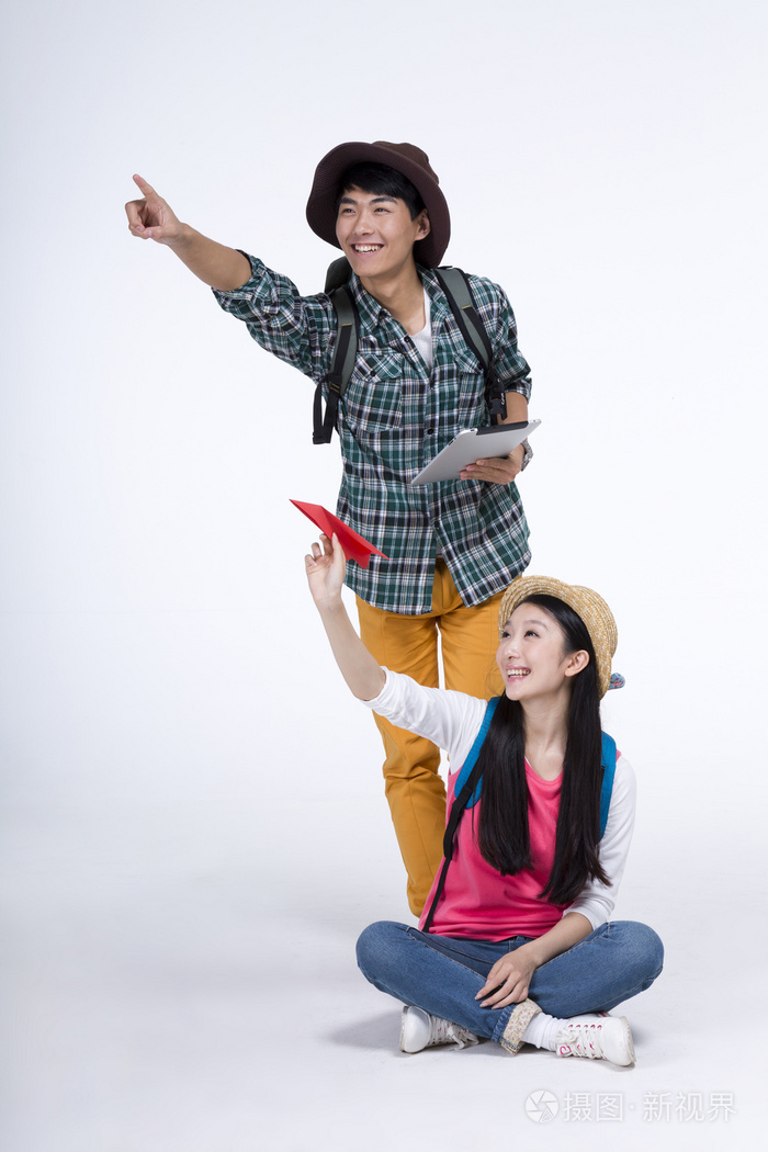 棚拍年轻情侣户外旅行