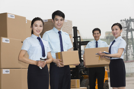 物流仓库管理人员团队照片