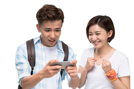 抱手机情侣图片图片