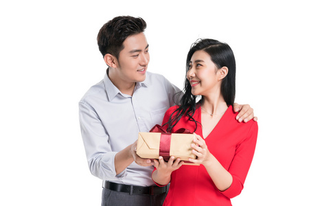 女神礼物年轻情侣背后拥抱送礼物照片