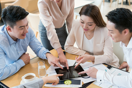 讨论亚洲人图片