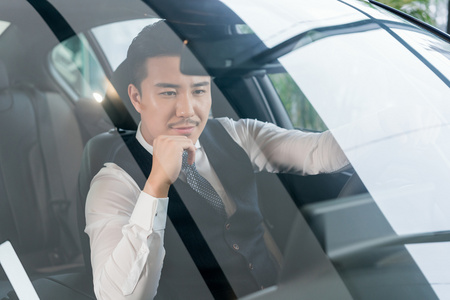 方向盘仪表盘图片