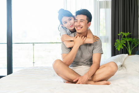 情侣日常起居生活图片