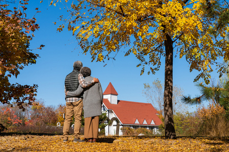 两个老人背影图片-两个老人背影素材-两个老人背影插画-摄图新视界