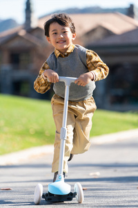 中国孩子玩耍图片