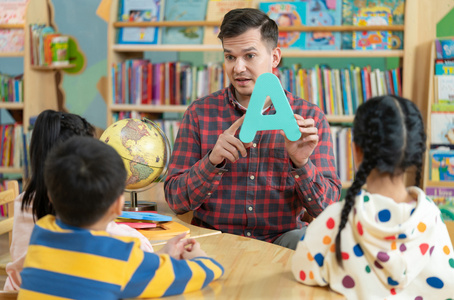 颜色在旁边文学.