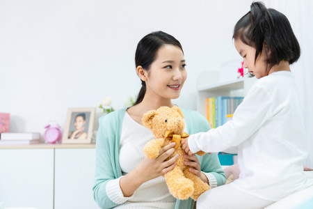 亲子互动游戏图片-亲子互动游戏素材-亲子互动游戏插画-摄图新视界