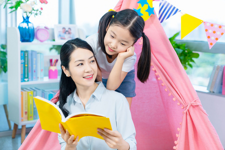 亲子阅读图片