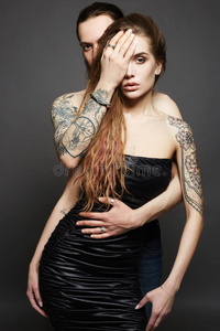 黑社会刺青女图片-黑社会刺青女素材-黑社会刺青女插画-摄图新视界