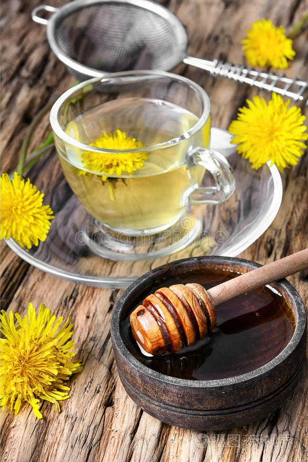 茶水和蜂蜜混合在一起有什么作用(茶和蜂蜜混合可以喝吗)