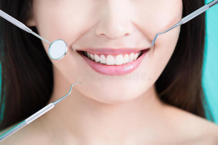 健康的牙齿的观念照片