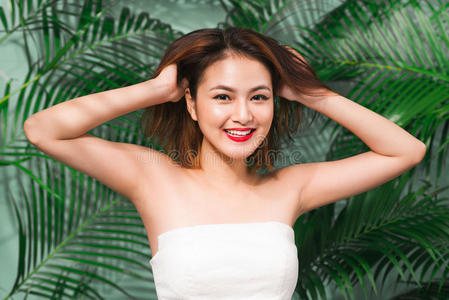 夏空闲时间.幸福的kiribati基里巴斯年幼的美丽