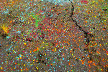 充满泥土的筛子图片