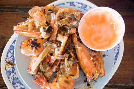 漂亮水中红虾壳特写虾壳浪费后的吃起动器虾壳浪费后的吃虾壳浪费后的