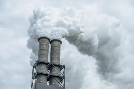 烟囱生产巨大的量关于气体污染照片