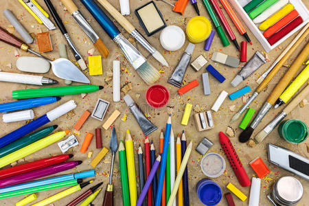 这位画家的工具图片