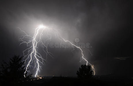 我-5雷电交加的暴风雨我n指已提到的人中间的威拉米特河山谷照片