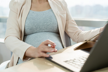工作中的孕妇工作中的孕妇工作中的孕妇工作中的孕妇工作中的孕妇
