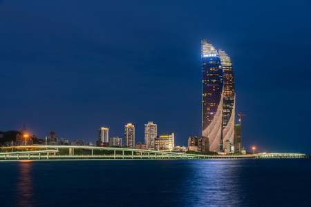 厦门世茂海峡大厦夜景