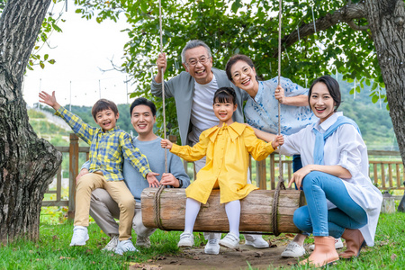 全家人坐着图片-全家人坐着素材-全家人坐着插画-摄图新视界