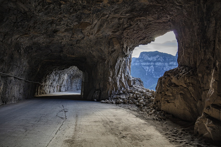 河南南太行山挂壁公路