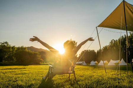 卡通麻花辫图片-卡通麻花辫素材-卡通麻花辫插画-摄图新视界