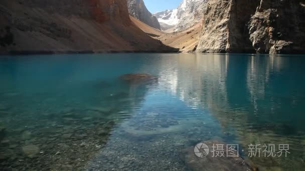 美丽的湖，塔吉克斯坦 Fann 山区