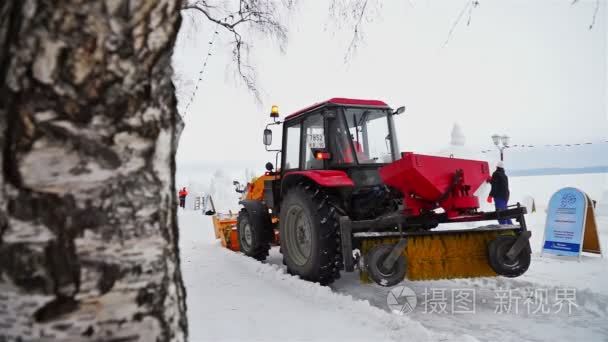 雪犁国际冬季节现场清理视频