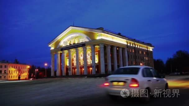 幕墙结构的俄罗斯戏剧剧院列视频