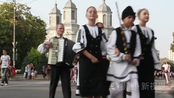 传统服饰罗马尼亚视频