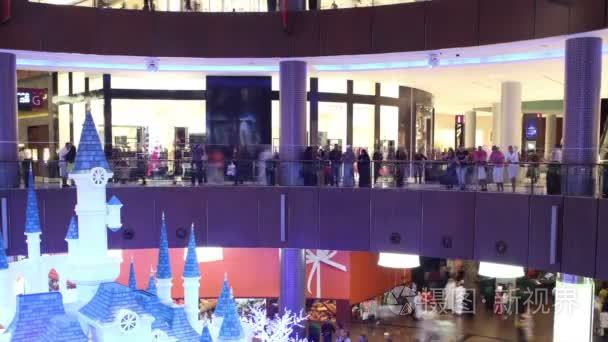 拥挤的迪拜购物中心视频