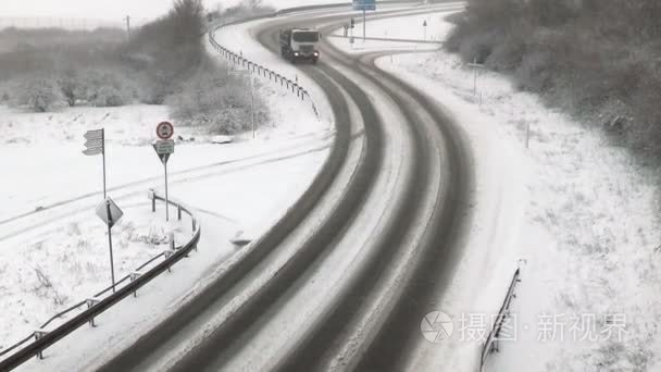 德国的乡村道路上大雪视频