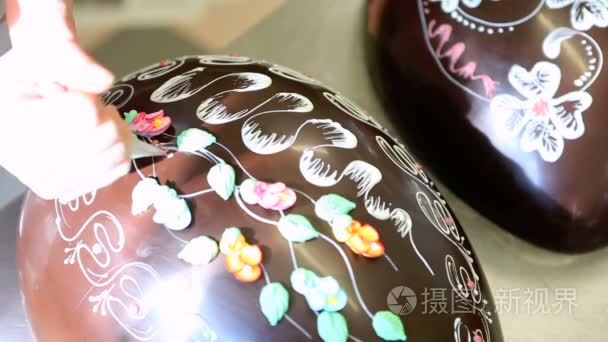 手糕点装饰巧克力鸡蛋复活节视频