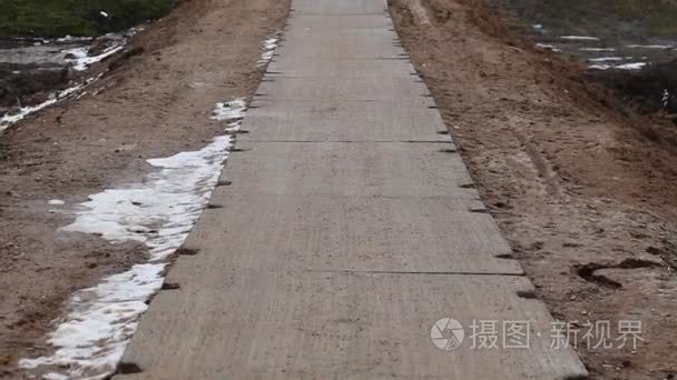 沥青裂缝中的道路视频