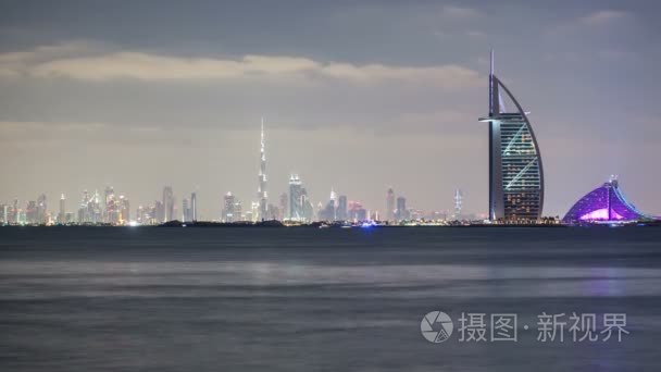 在迪拜的金色夕阳全景视频