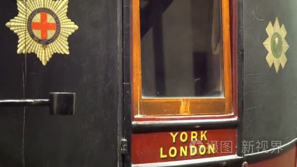 侧面图的老式英国皇家邮政运输视频
